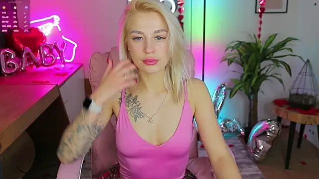 Snapshot of Crystal_Barbie chatting on 02/27/25, 01:41 Crystal Barbie online show from 02/27/25, 01:41