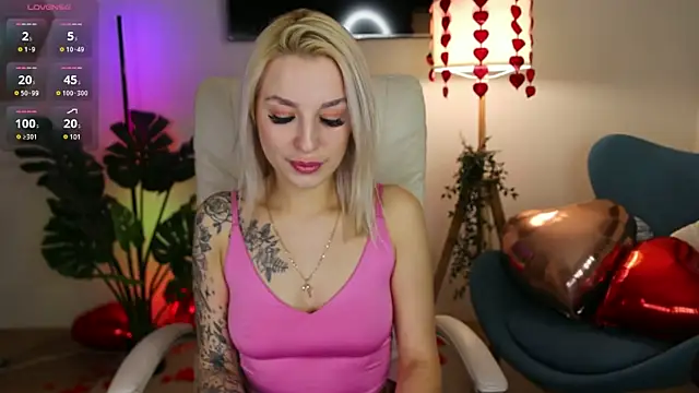 Snapshot of Crystal_Barbie chatting on 02/17/25, 07:12 Crystal Barbie online show from 02/17/25, 07:12