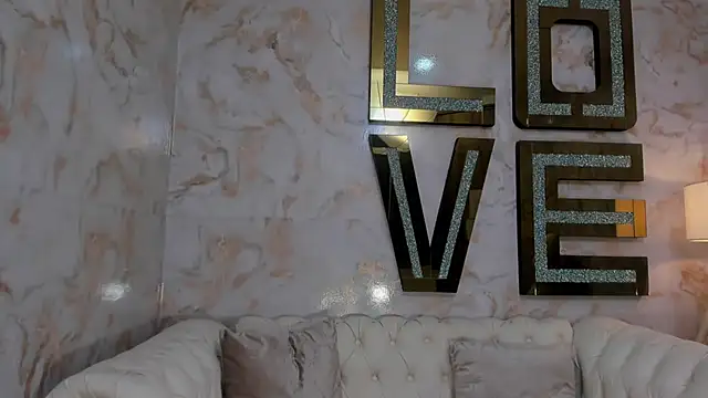hanna slut  online show from 10/18/25, 11:18