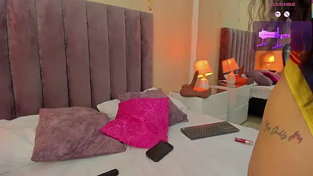 Megan Thompsonn online show from 04/13/26, 01:15