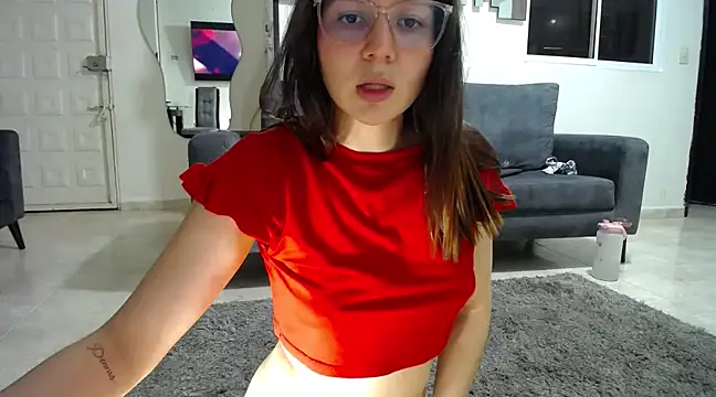 Snapshot of julianamorant chatting on 03/17/25, 11:24 julianamorant online show from 03/17/25, 11:24