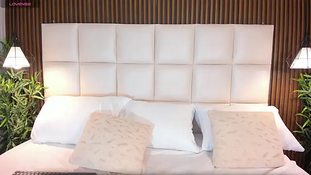 LiaTink online show from 12/18/25, 04:44