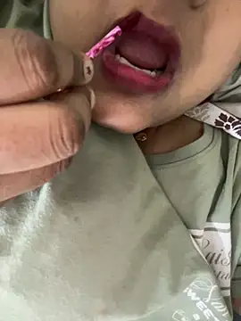 smile pretty online show from 11/25/25, 06:52