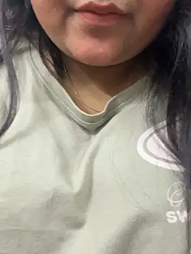 smile pretty online show from 02/12/26, 04:18