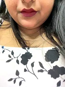 smile pretty online show from 10/04/25, 08:54