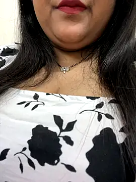 smile pretty online show from 10/15/25, 06:27