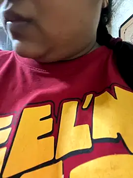 smile pretty online show from 10/31/25, 05:31