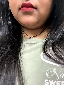 smile pretty online show from 10/13/25, 04:19