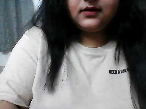 smile pretty online show from 04/13/26, 06:23