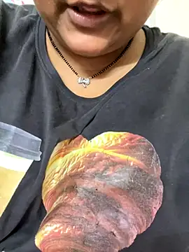 smile pretty online show from 10/29/25, 06:07