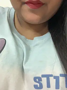 smile pretty online show from 10/03/25, 03:02