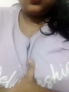 smile pretty online show from 01/15/25, 07:44