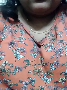 smile pretty online show from 02/17/25, 05:58