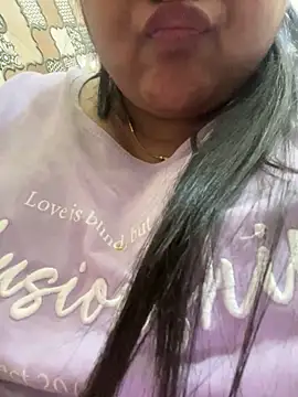 smile pretty online show from 02/27/25, 05:40