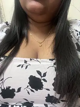 smile pretty online show from 03/05/25, 05:50