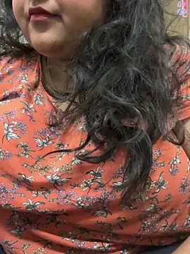 smile pretty online show from 02/14/25, 08:59