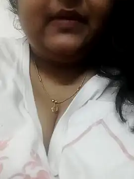 smile pretty online show from 02/05/25, 04:58