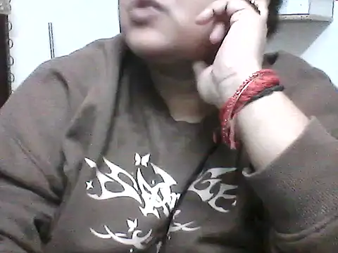 smile pretty online show from 02/17/25, 01:36