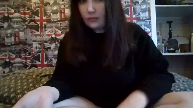 Lynylou online show from 12/22/25, 04:07