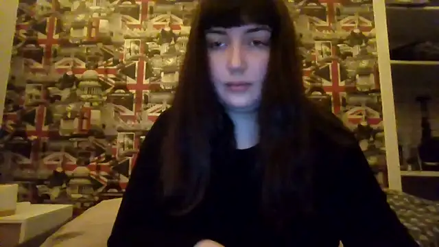 Lynylou online show from 12/18/25, 09:51