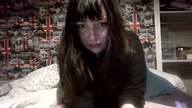 Lynylou online show from 10/28/25, 05:01