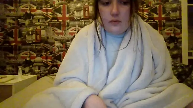 Lynylou online show from 11/30/25, 07:25