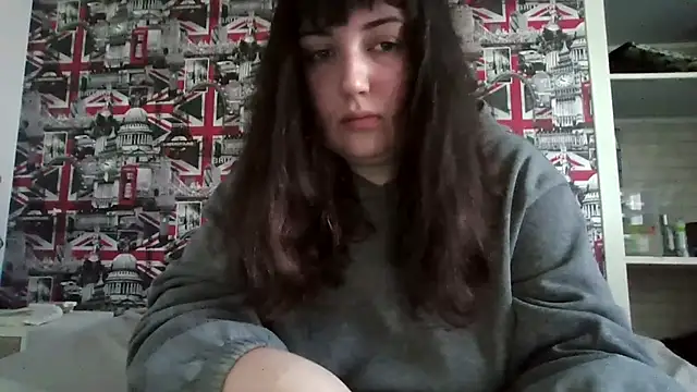 Lynylou online show from 12/02/25, 12:07