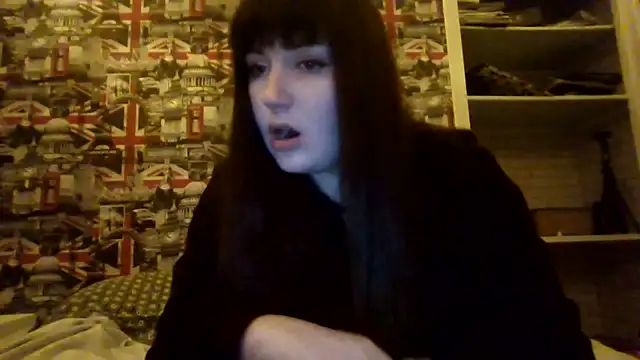 Lynylou online show from 11/29/25, 08:09