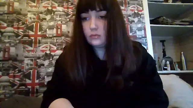 Lynylou online show from 12/20/25, 03:15