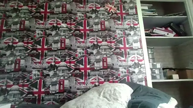 Lynylou online show from 10/27/25, 09:10