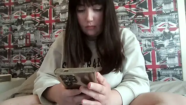 Lynylou online show from 11/27/25, 12:05