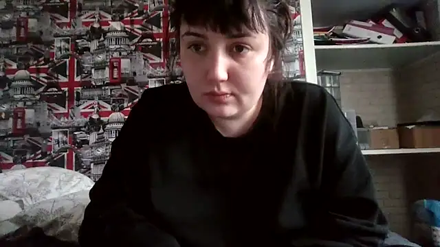 Lynylou online show from 10/19/25, 01:47