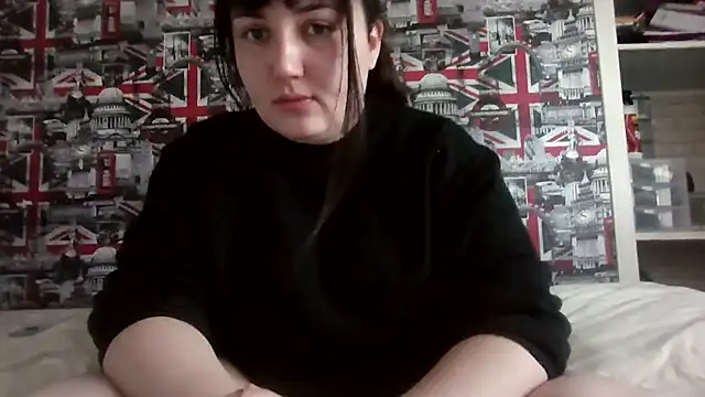 Lynylou online show from 10/30/25, 08:34