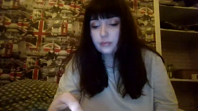 Lynylou online show from 12/05/25, 08:17