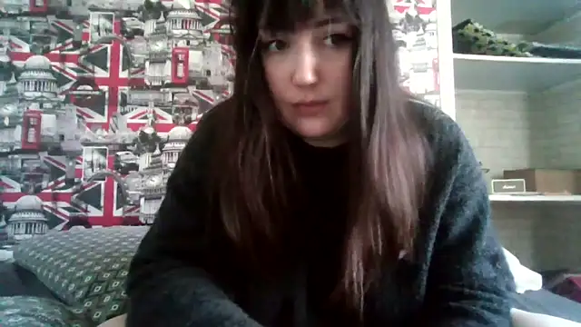 Lynylou online show from 11/19/25, 10:37