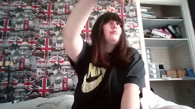 Lynylou online show from 09/26/25, 04:14