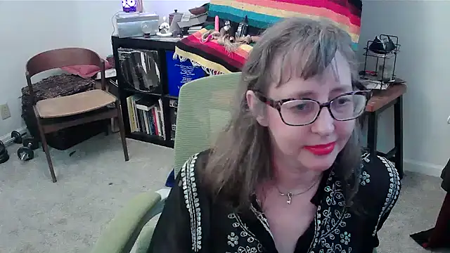 Snapshot of LilyLuscious chatting on 01/18/25, 08:52 LilyLuscious online show from 01/18/25, 08:52