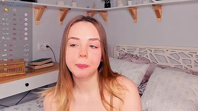 Snapshot of KiraGaves chatting on 03/19/25, 06:44 KiraGaves online show from 03/19/25, 06:44