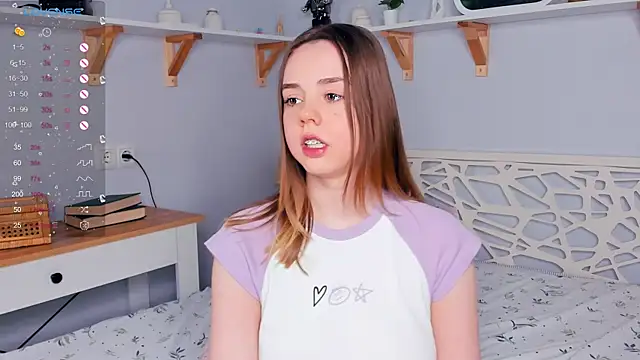 Snapshot of KiraGaves chatting on 03/16/25, 09:37 KiraGaves online show from 03/16/25, 09:37