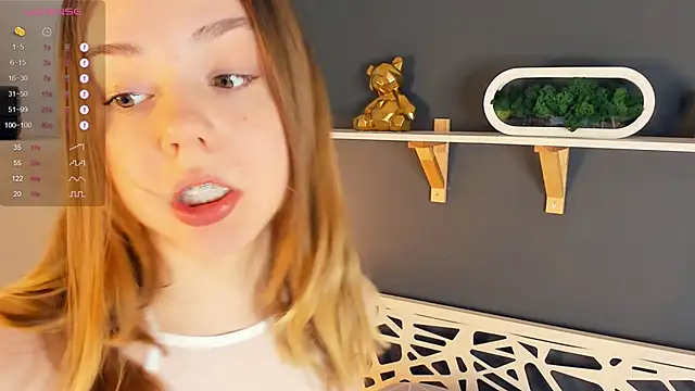 Snapshot of KiraGaves chatting on 02/22/25, 01:11 KiraGaves online show from 02/22/25, 01:11