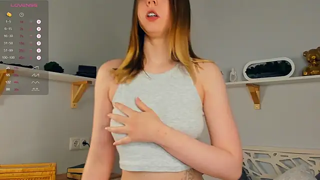 Snapshot of KiraGaves chatting on 03/01/25, 07:15 KiraGaves online show from 03/01/25, 07:15