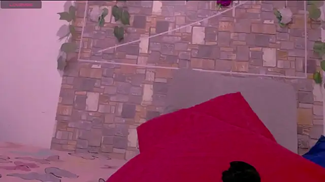 CrazyRousex online show from 12/18/25, 01:04