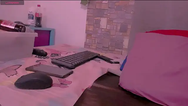 CrazyRousex online show from 12/16/25, 04:55