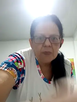 Snapshot of CasandraJones1 chatting on 10/22/25, 01:27 CasandraJones1 online show from 10/22/25, 01:27