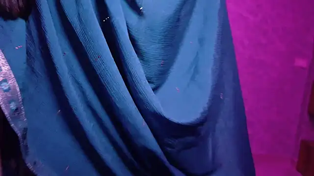 Snapshot of MidnightFlame chatting on 09/13/25, 07:58 MidnightFlame online show from 09/13/25, 07:58