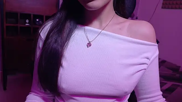 MidnightFlame online show from 11/06/25, 06:12