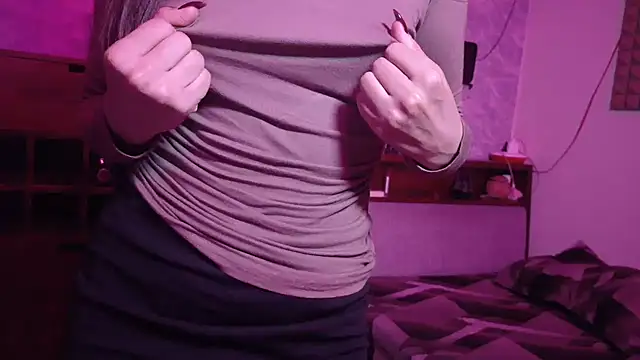 Snapshot of MidnightFlame chatting on 10/11/25, 12:39 MidnightFlame online show from 10/11/25, 12:39