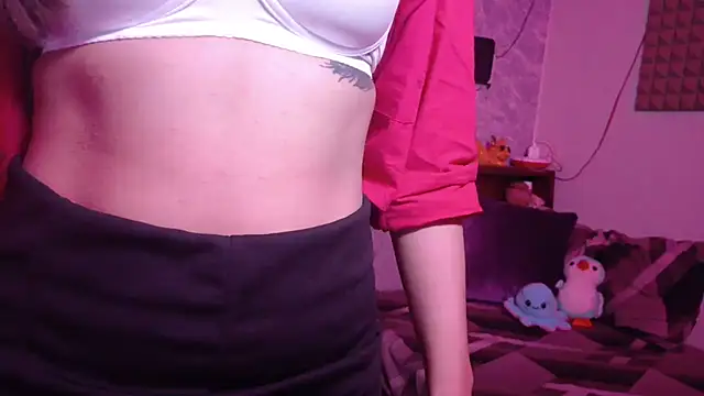 Snapshot of MidnightFlame chatting on 10/13/25, 03:02 MidnightFlame online show from 10/13/25, 03:02