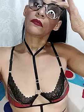 Snapshot of BarbaraMature chatting on 09/28/25, 06:26 BarbaraMature online show from 09/28/25, 06:26