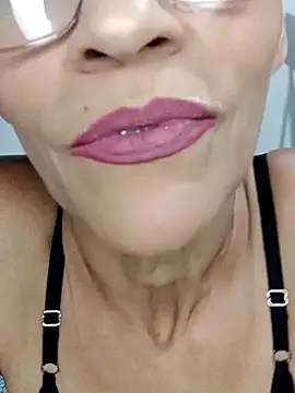 Snapshot of BarbaraMature chatting on 01/31/25, 05:53 BarbaraMature online show from 01/31/25, 05:53